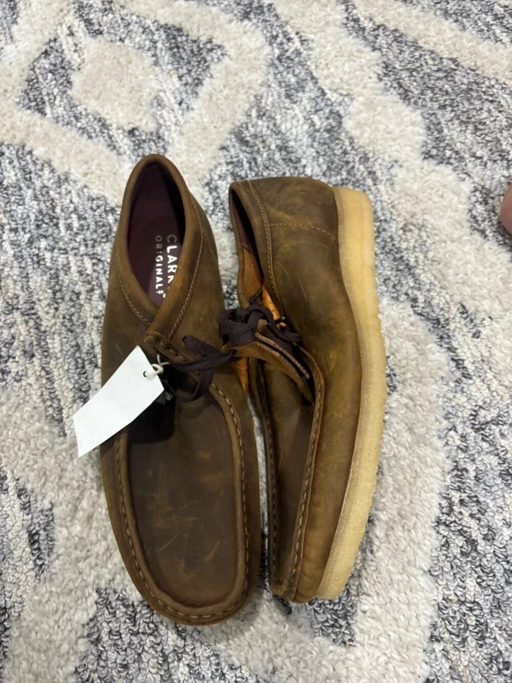 Clarks Wallabee Men's Tan Suede Chukka Boots - Picture 3 of 3